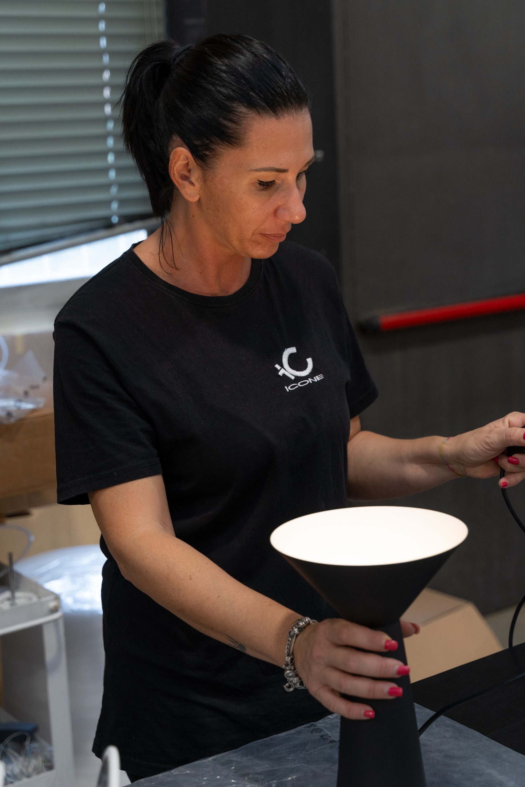 Restauro artigianale di un apparecchio illuminante